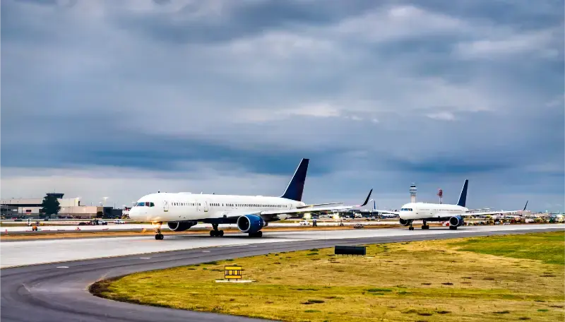 Airplanes Lined Up Takeoff Atlanta Airport