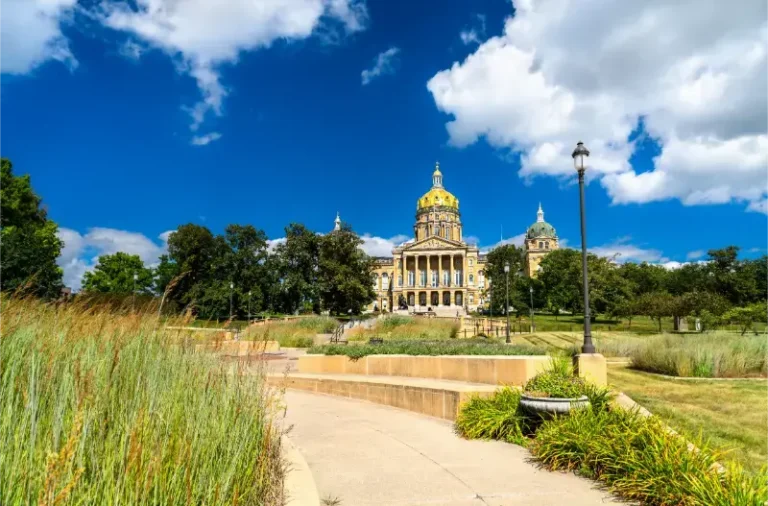 Iowa State Capitol Building Stands Hill Des Moiness Historic Architecture Features