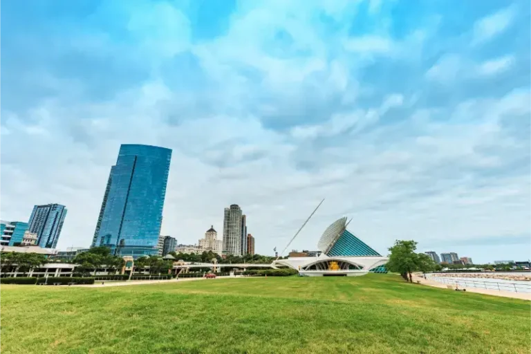 Milwaukee Art Museum S Key Sight Waterfront Milwaukee Wisconsin