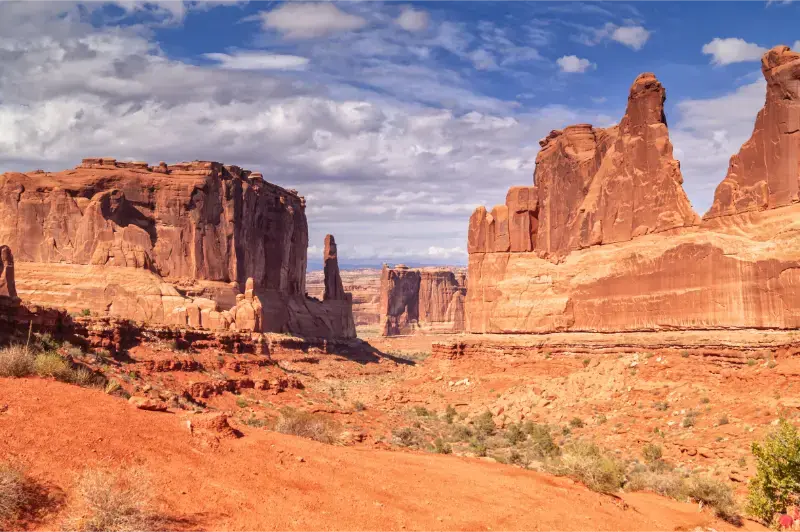Through National Parks Southwestern Trail Park Avenue Arches National Park Utah