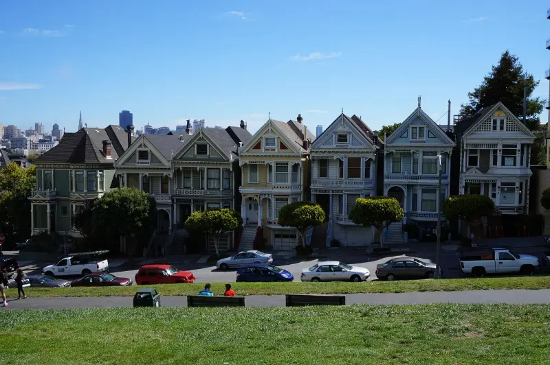 Victorian Houses In San Francisco Neighborhood